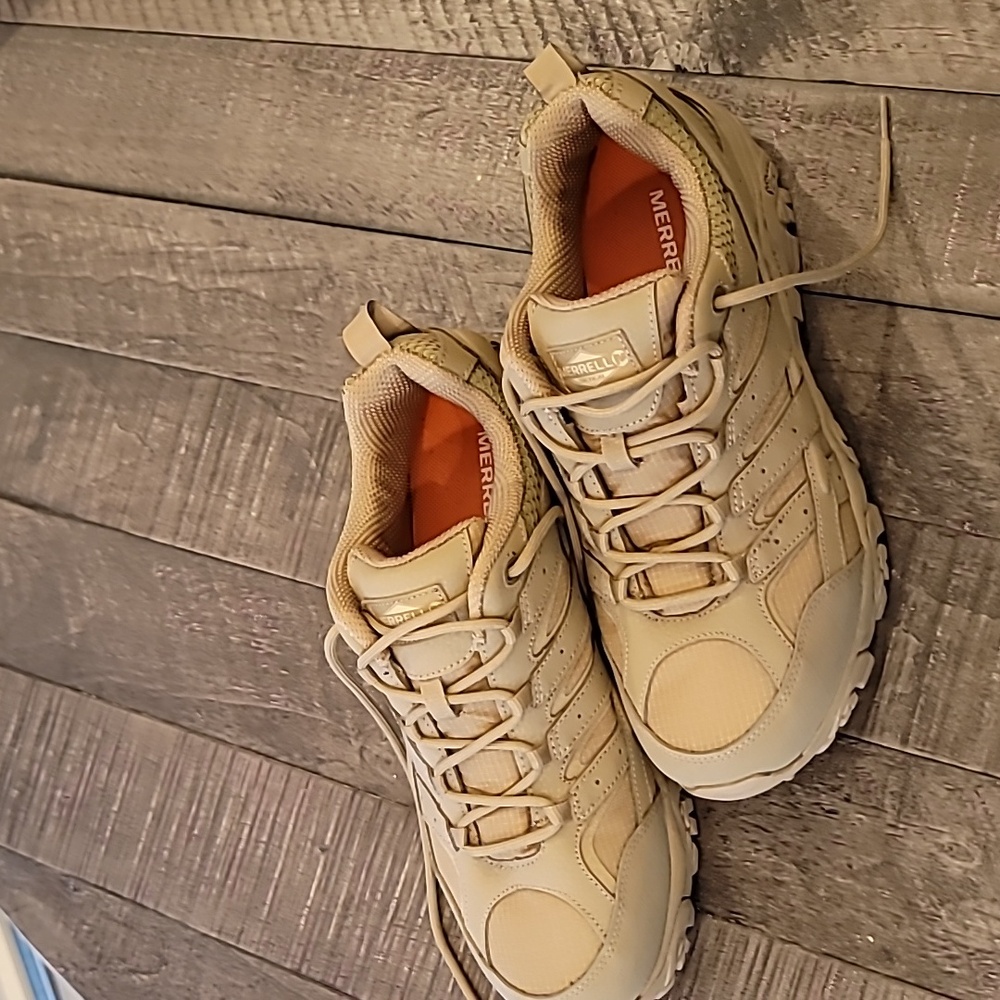 Merrell Tan Boots with Durable Sole and Lace-Up Design